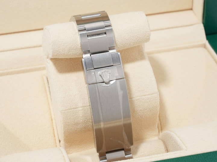 ロレックス サブマリーナー デイト オマーン Ref.116610LV ステンレススチール グリーン文字盤