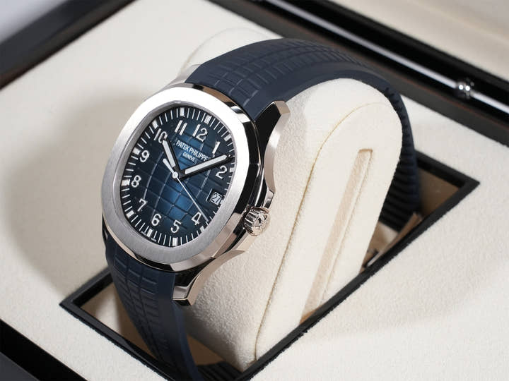 パテックフィリップ アクアノート Ref.5168G-001 ホワイトゴールド ミッドナイトブルー文字盤