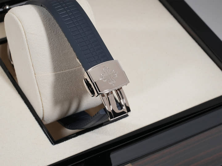 パテックフィリップ アクアノート Ref.5168G-001 ホワイトゴールド ミッドナイトブルー文字盤