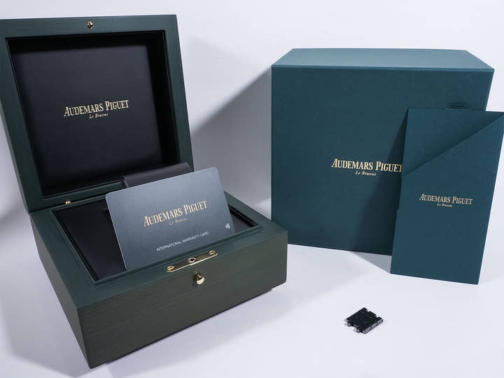 オーデマピゲ ロイヤルオーク クロノグラフ Ref.26240CE.OO.1225CE.02 ブラックセラミック ブラック文字盤