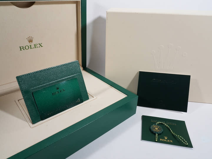 ロレックス デイトナ Ref.126506 プラチナ アイスブルー文字盤