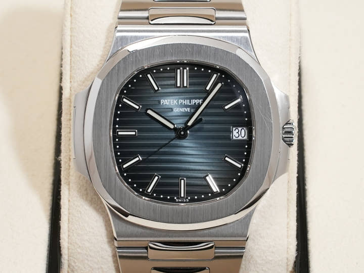 パテックフィリップ ノーチラス Ref.5711/1A-010 ステンレススチール ブルー文字盤