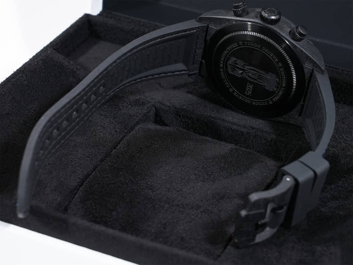 チューダー ブラックベイ クロノグラフ カーボン 25 Ref.79377KN black carbon fibre ホワイト文字盤 未使用 m7yj9qbk