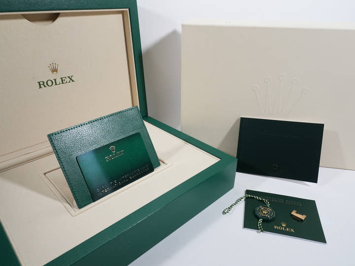 ロレックス デイトナ レインボー Ref.126598RBOW イエローゴールド ブラック文字盤