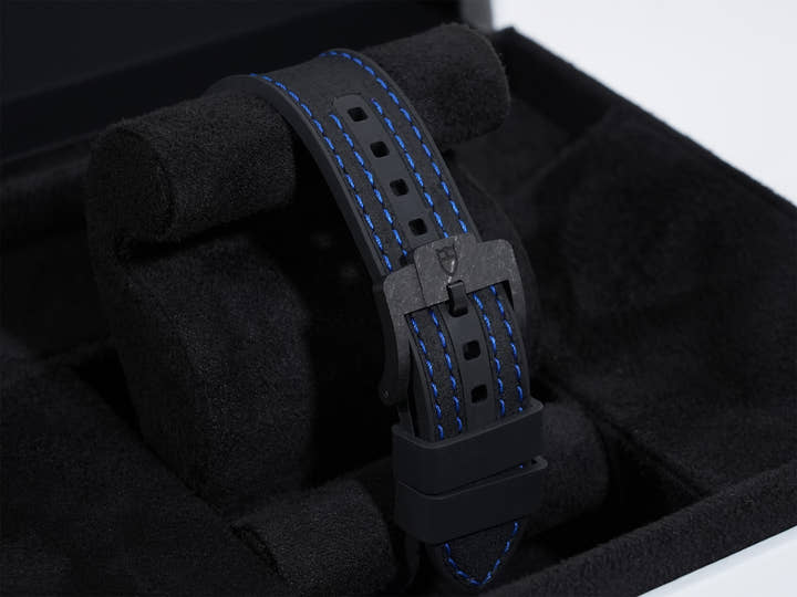 チューダー ブラックベイ クロノグラフ カーボン 25 Ref.79377KN black carbon fibre ホワイト文字盤 未使用 m7yj9qbk