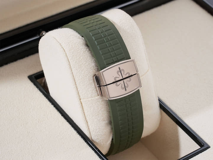 パテックフィリップ アクアノート Ref.5168G-010 ホワイトゴールド カーキグリーン文字盤 中古 cvy53ggq