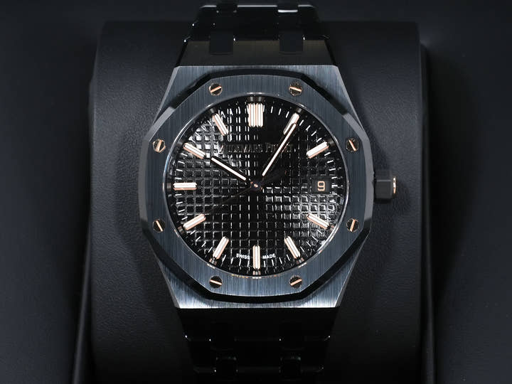 オーデマピゲ ロイヤルオーク Ref.77350CE.OO.1266CE.03.A ブラックセラミック ブラック文字盤