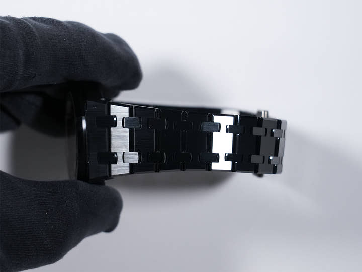 オーデマピゲ ロイヤルオーク Ref.77350CE.OO.1266CE.03.A ブラックセラミック ブラック文字盤