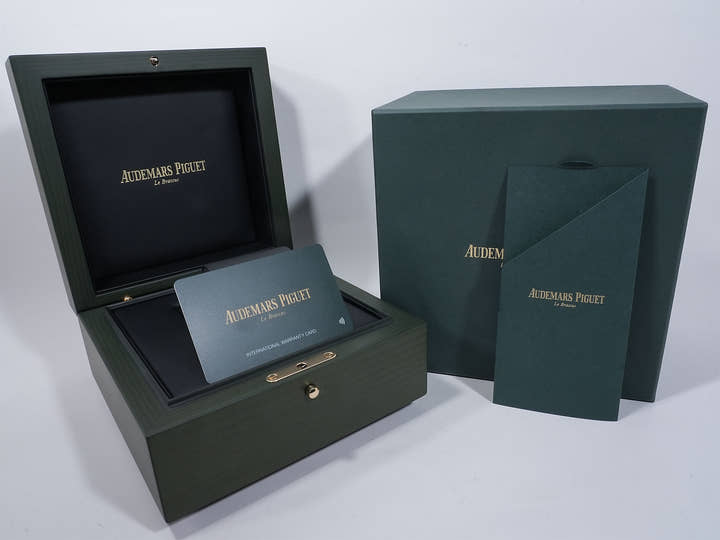 オーデマピゲ ロイヤルオーク Ref.77350CE.OO.1266CE.03.A ブラックセラミック ブラック文字盤