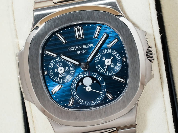 パテックフィリップ ノーチラス パーペチュアルカレンダー Ref.5740/1G-001 ホワイトゴールド ブルー文字盤