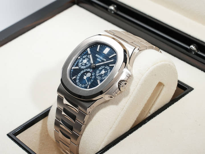 パテックフィリップ ノーチラス パーペチュアルカレンダー Ref.5740/1G-001 ホワイトゴールド ブルー文字盤