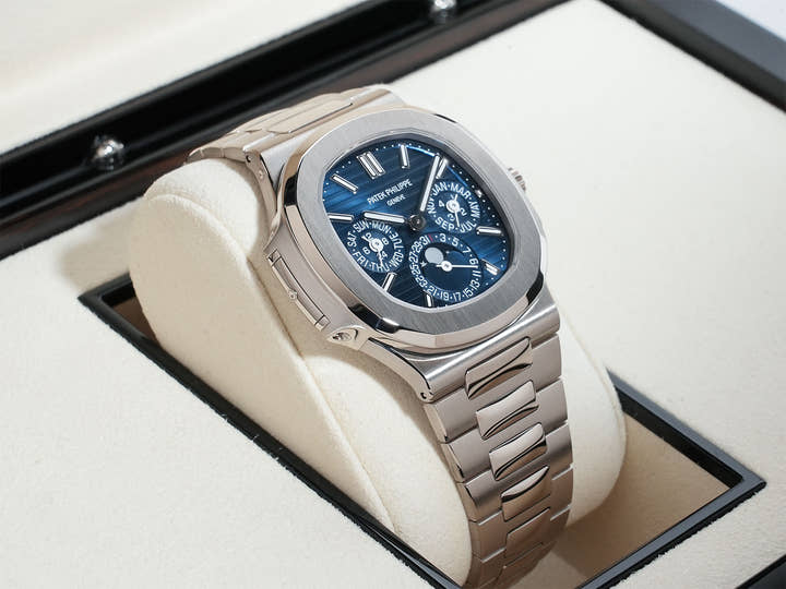 パテックフィリップ ノーチラス パーペチュアルカレンダー Ref.5740/1G-001 ホワイトゴールド ブルー文字盤