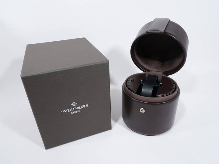 パテックフィリップ ノーチラス パーペチュアルカレンダー Ref.5740/1G-001 ホワイトゴールド ブルー文字盤