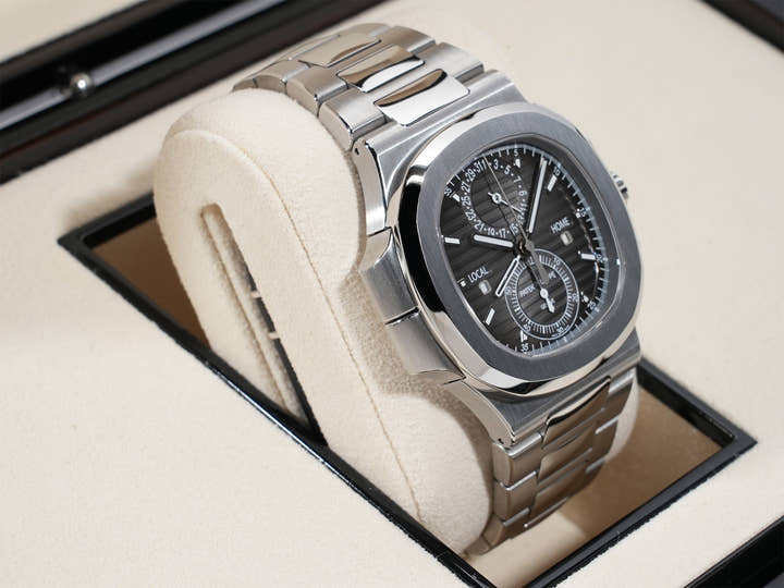 パテックフィリップ ノーチラス トラベルタイム クロノグラフ Ref.5990/1A-001 ステンレススチール ブラックグラデーション文字盤