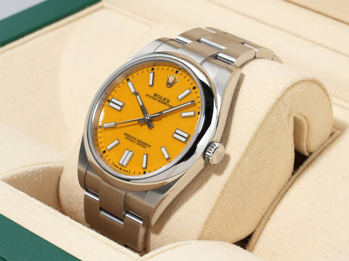Rolex Oyster Perpetual 41 Ref. 124300 Stainless Steel Yellow Dial Pre-owned (owoizujr)