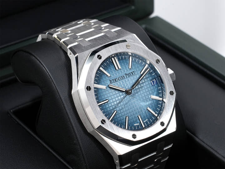 オーデマピゲ ロイヤルオーク Ref.15510BC.OO.1320BC.02 ホワイトゴールド スモークブルー文字盤