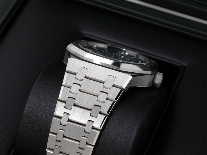 オーデマピゲ ロイヤルオーク Ref.15510BC.OO.1320BC.02 ホワイトゴールド スモークブルー文字盤