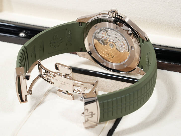 パテックフィリップ アクアノート Ref.5168G-010 ホワイトゴールド カーキグリーン文字盤