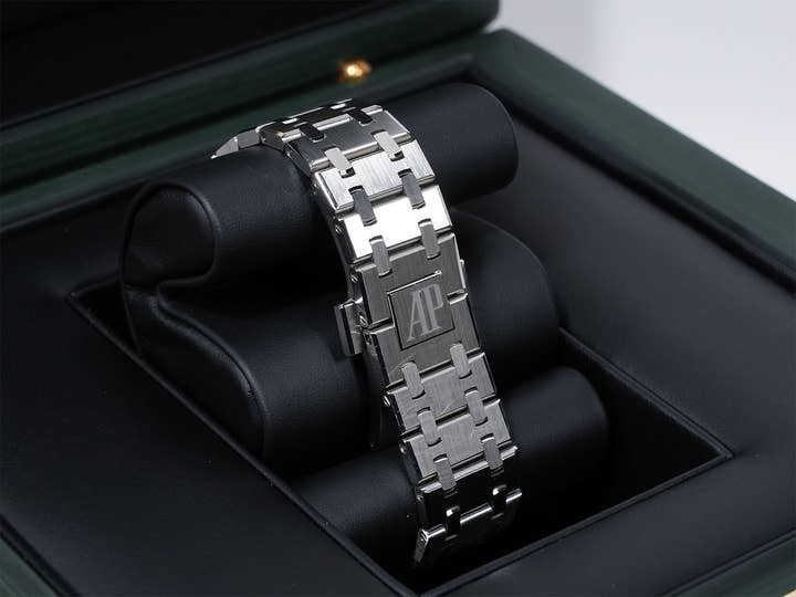 オーデマピゲ ロイヤルオーク クロノグラフ Ref.26715ST.OO.1356ST.01 ステンレススチール ナイトブルー文字盤