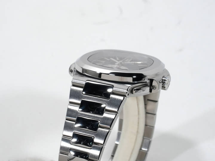 パテックフィリップ ノーチラス クロノグラフ Ref.5980/1A-001 ステンレススチール ブルー文字盤