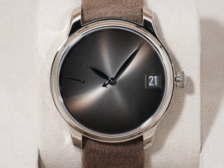 H.モーザー エンデバー パーペチュアル カレンダー コンセプト Ref.1341-0213 18KWG シグネチャーフュメ文字盤 中古 uwszqz92