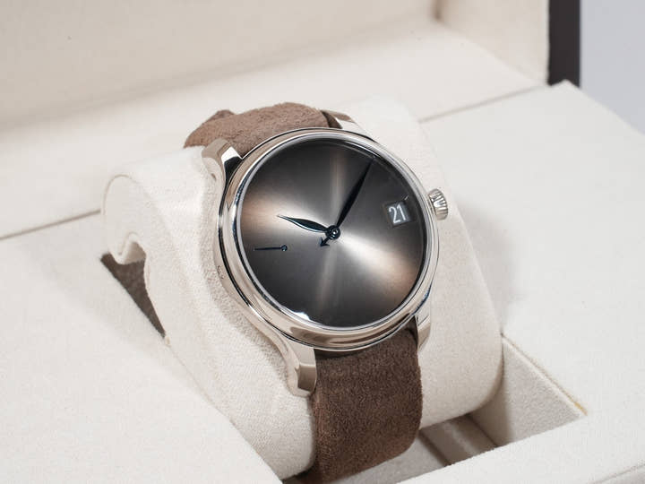 H.モーザー エンデバー パーペチュアル カレンダー コンセプト Ref.1341-0213 18KWG シグネチャーフュメ文字盤 中古 uwszqz92