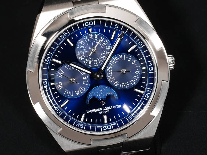 ヴァシュロンコンスタンタン オーヴァーシーズ エクストラフラット パーペチュアルカレンダー Ref.4300V/120G-B945 18KWG ブルー文字盤 美品 7ct64dcg