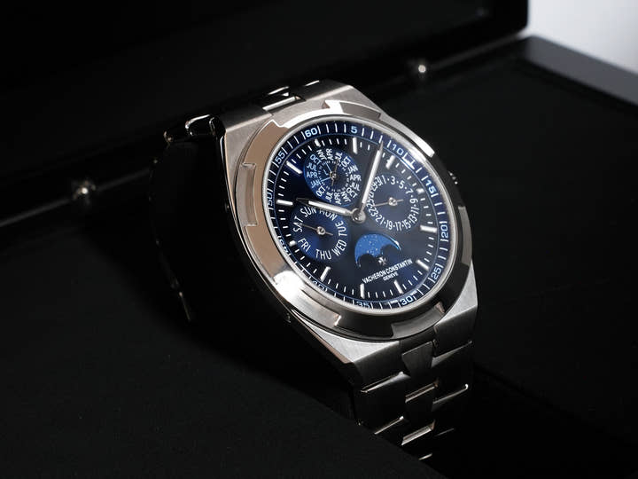 ヴァシュロンコンスタンタン オーヴァーシーズ エクストラフラット パーペチュアルカレンダー Ref.4300V/120G-B945 18KWG ブルー文字盤 美品 7ct64dcg