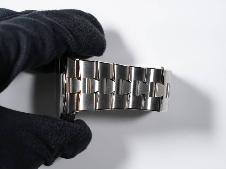 ヴァシュロンコンスタンタン オーヴァーシーズ エクストラフラット パーペチュアルカレンダー Ref.4300V/120G-B945 18KWG ブルー文字盤 美品 7ct64dcg