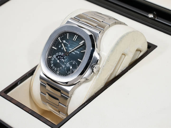 パテックフィリップ ノーチラス プチコンプリケーション Ref.5712/1A-001 ステンレススチール ブルー文字盤