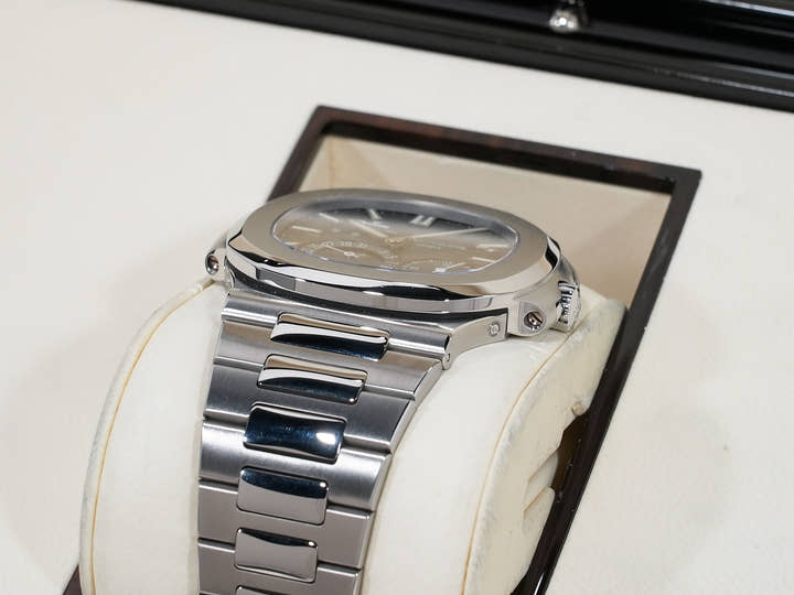 パテックフィリップ ノーチラス プチコンプリケーション Ref.5712/1A-001 ステンレススチール ブルー文字盤