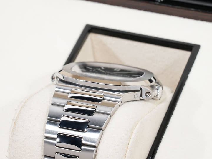 パテックフィリップ ノーチラス プチコンプリケーション Ref.5712/1A-001 ステンレススチール ブルー文字盤