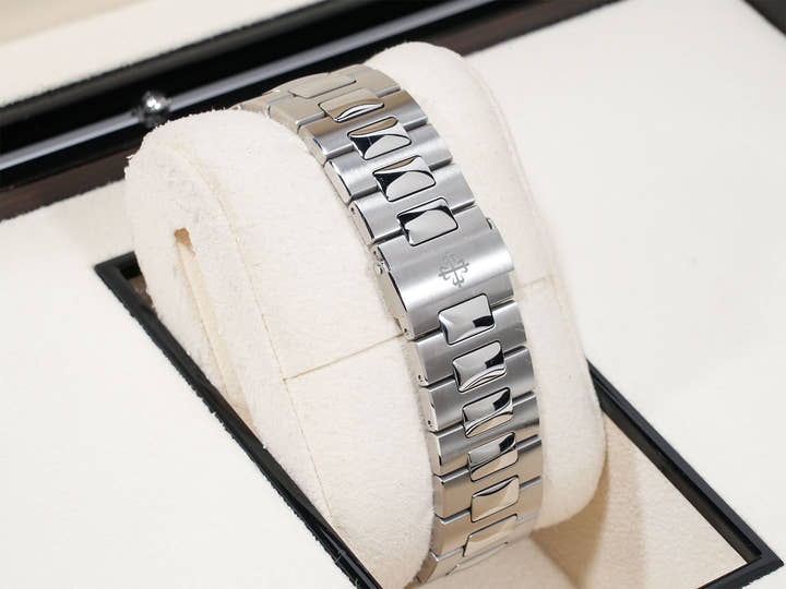 パテックフィリップ ノーチラス プチコンプリケーション Ref.5712/1A-001 ステンレススチール ブルー文字盤