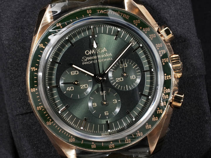 オメガ スピードマスター ムーンウォッチ プロフェッショナル コーアクシャル マスター クロノメーター クロノグラフ 42MM Ref.310.63.42.50.10.001 MOONSHINE GOLD グリーン文字盤 未使用 ih7hmd3a