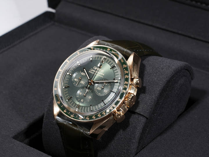 オメガ スピードマスター ムーンウォッチ プロフェッショナル コーアクシャル マスター クロノメーター クロノグラフ 42MM Ref.310.63.42.50.10.001 MOONSHINE GOLD グリーン文字盤 未使用 ih7hmd3a