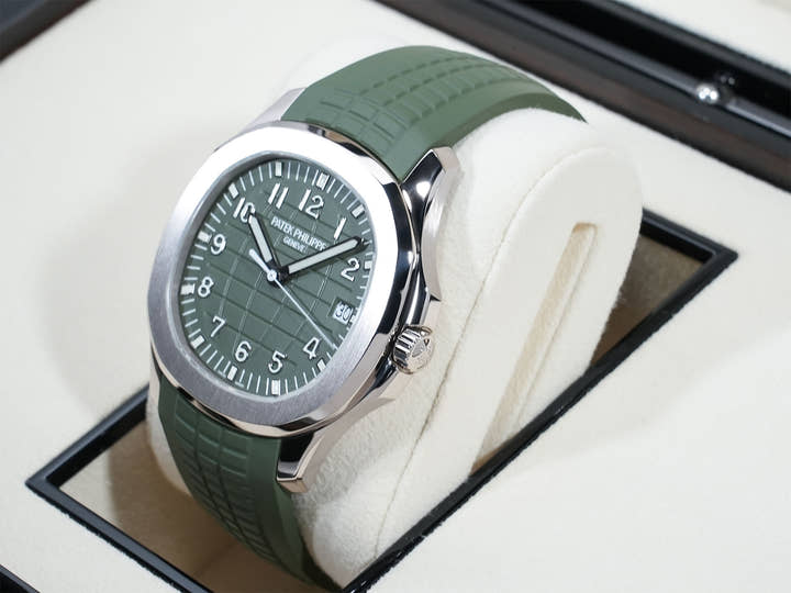 パテックフィリップ アクアノート Ref.5168G-010 ホワイトゴールド カーキグリーン文字盤
