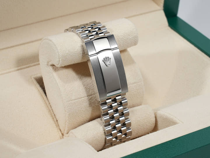 Rolex Datejust 41 Ref. 126334 Stainless Steel/White Gold Bright Blue Dial Jubilee Bracelet