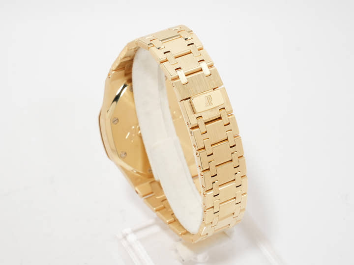 Audemars Piguet Royal Oak Ref. 14790BA.OO.0789BA.03 Yellow Gold Champagne Dial