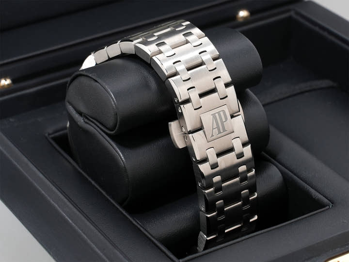 Audemars Piguet Royal Oak Offshore Chronograph Ref. 26238TI.OO.2000TI.01 Titanium Grey Dial