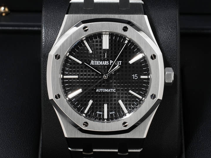 Audemars Piguet Royal Oak Ref. 15400ST.OO.1220ST.01 Stainless Steel Black Dial