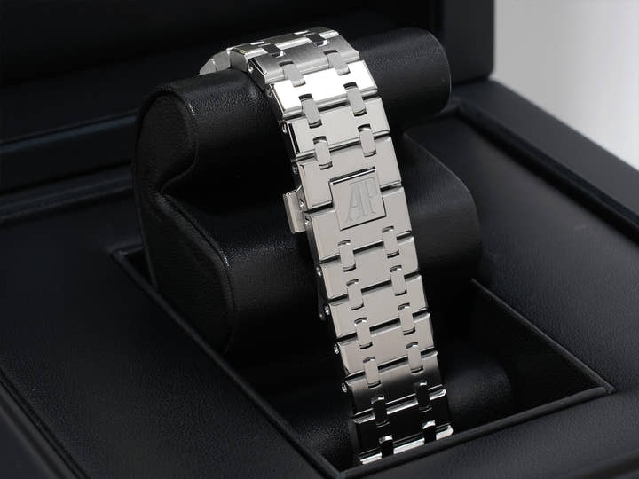 Audemars Piguet Royal Oak Ref. 15400ST.OO.1220ST.01 Stainless Steel Black Dial