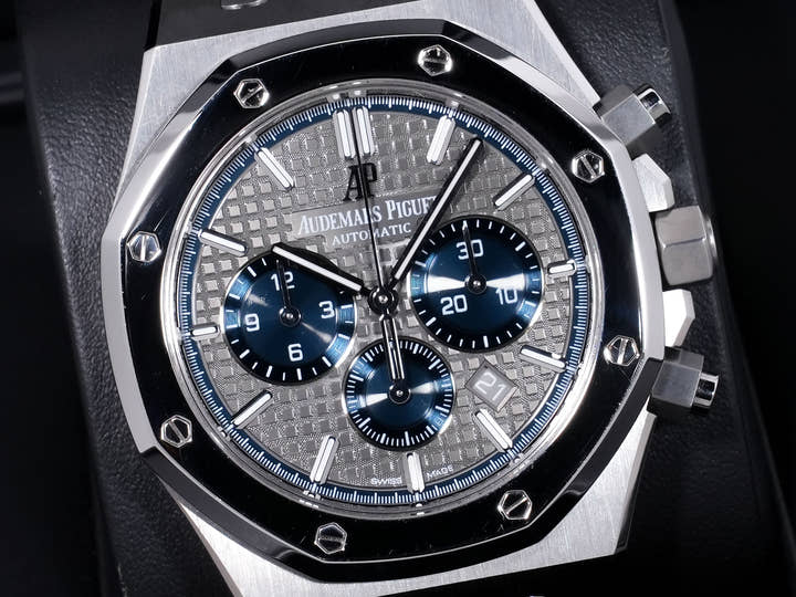 Audemars Piguet Royal Oak Chronograph Ref. 26331IP.OO.1220IP.01 Titanium/Platinum Slate Grey x Blue Dial