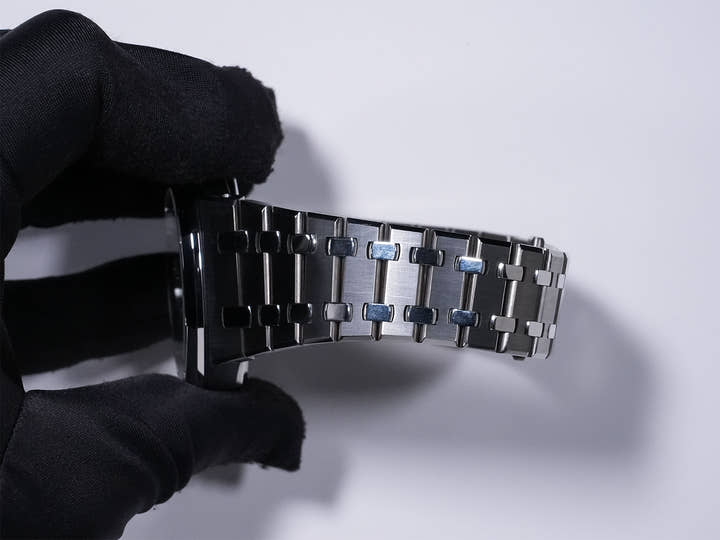 Audemars Piguet Royal Oak Chronograph Ref. 26331IP.OO.1220IP.01 Titanium/Platinum Slate Grey x Blue Dial