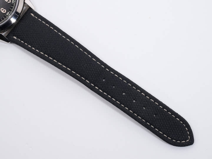 パテックフィリップ カラトラバ Ref.5226G-001 ホワイトゴールド ブラックグラデーションのテクスチャード ラック アントラサイト文字盤