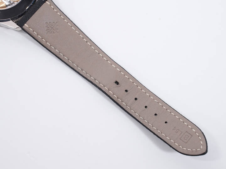 パテックフィリップ カラトラバ Ref.5226G-001 ホワイトゴールド ブラックグラデーションのテクスチャード ラック アントラサイト文字盤