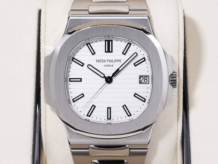 パテックフィリップ ノーチラス Ref.5711/1A-011 ステンレススチール ホワイト文字盤