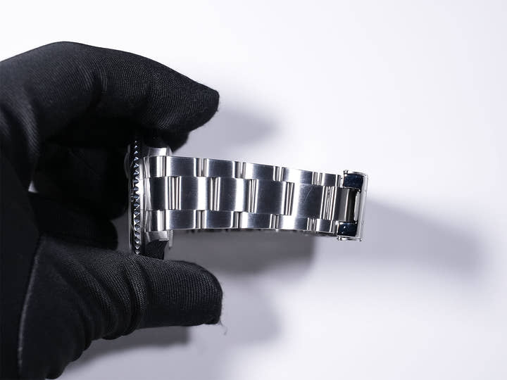 Rolex Submariner Date Ref. 16610LV Stainless Steel Black Dial