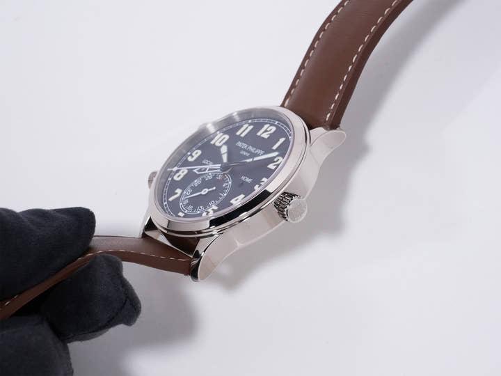 パテックフィリップ カラトラバ パイロット トラベルタイム Ref.5524G-001 ホワイトゴールド ブルー文字盤 未使用 mprnteuk