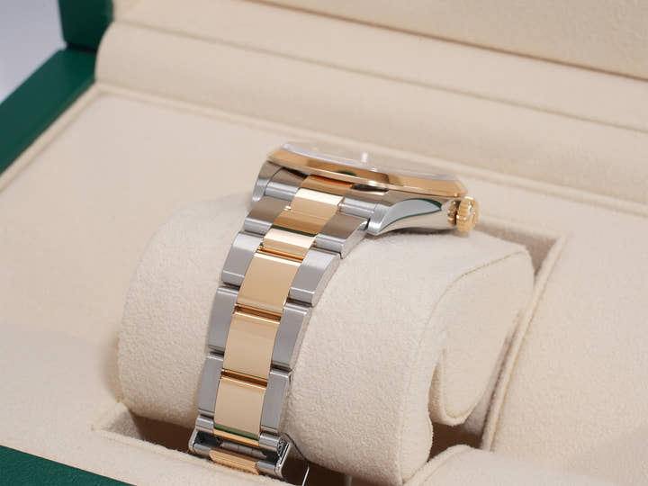 ロレックス エクスプローラー36 Ref.124273 ステンレススチール/イエローゴールド ブラック文字盤