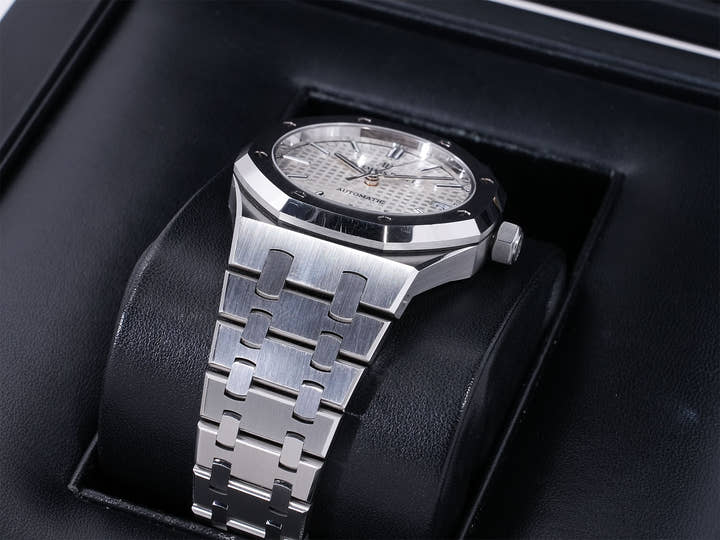 オーデマピゲ ロイヤルオーク Ref.15450ST.OO.1256ST.01 ステンレススチール シルバー文字盤